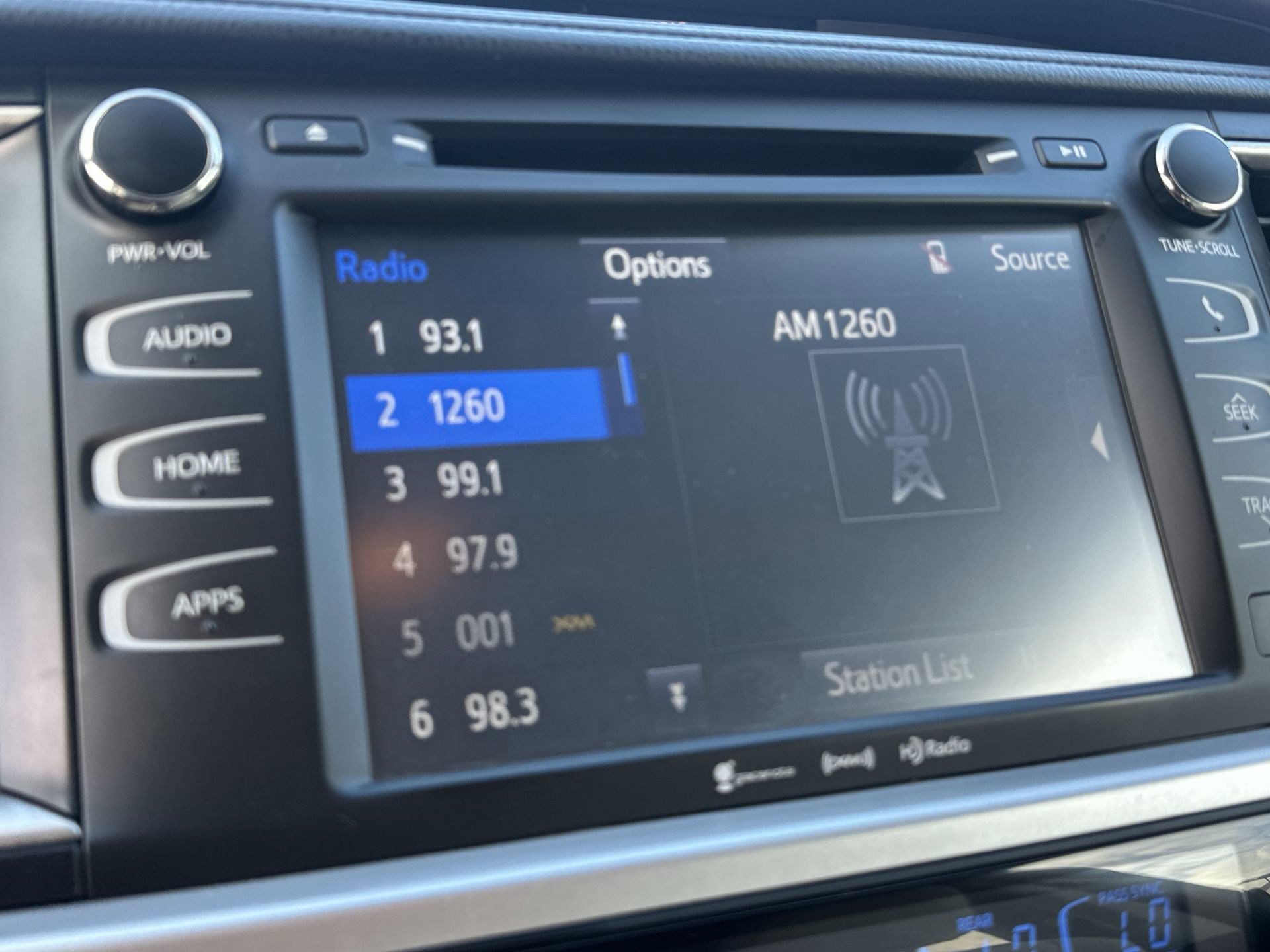 Used 2016 Toyota Highlander XLE image 20