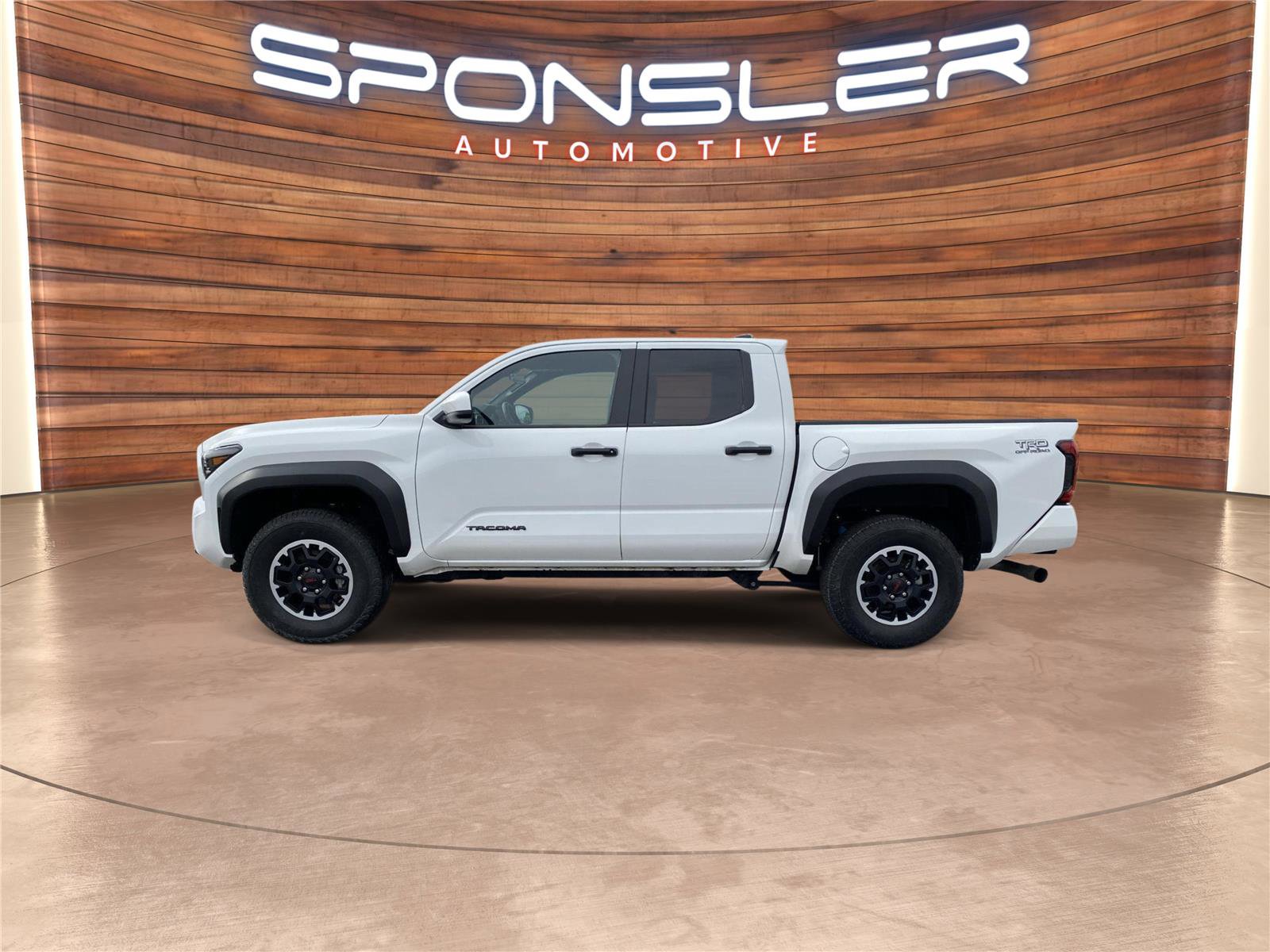 Used 2025 Toyota Tacoma TRD Off-Road image 2