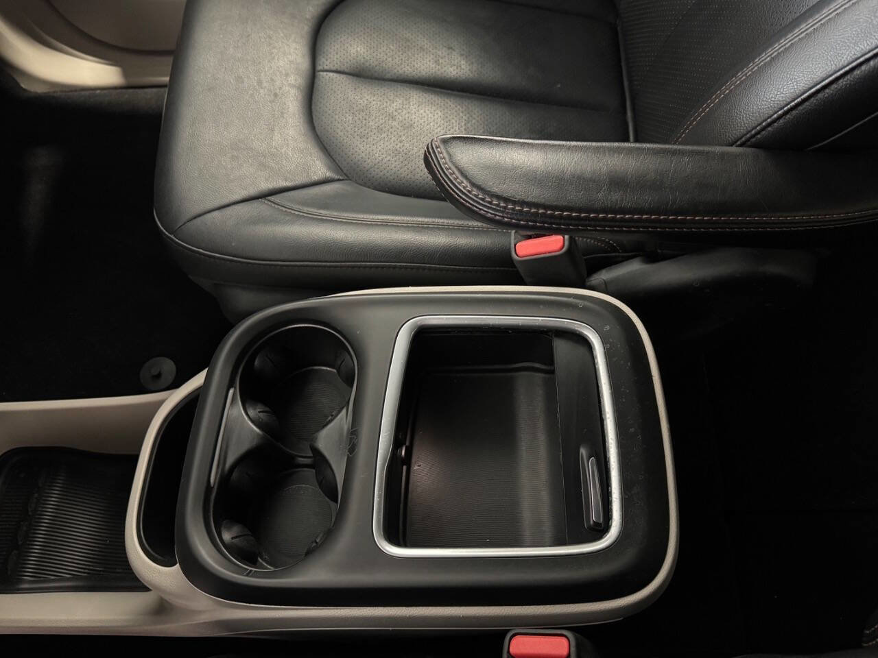 Used 2018 Chrysler Pacifica Touring-L Plus image 42