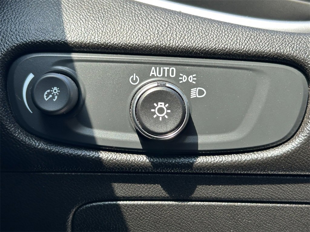 Used 2024 Chevrolet Malibu LT image 21