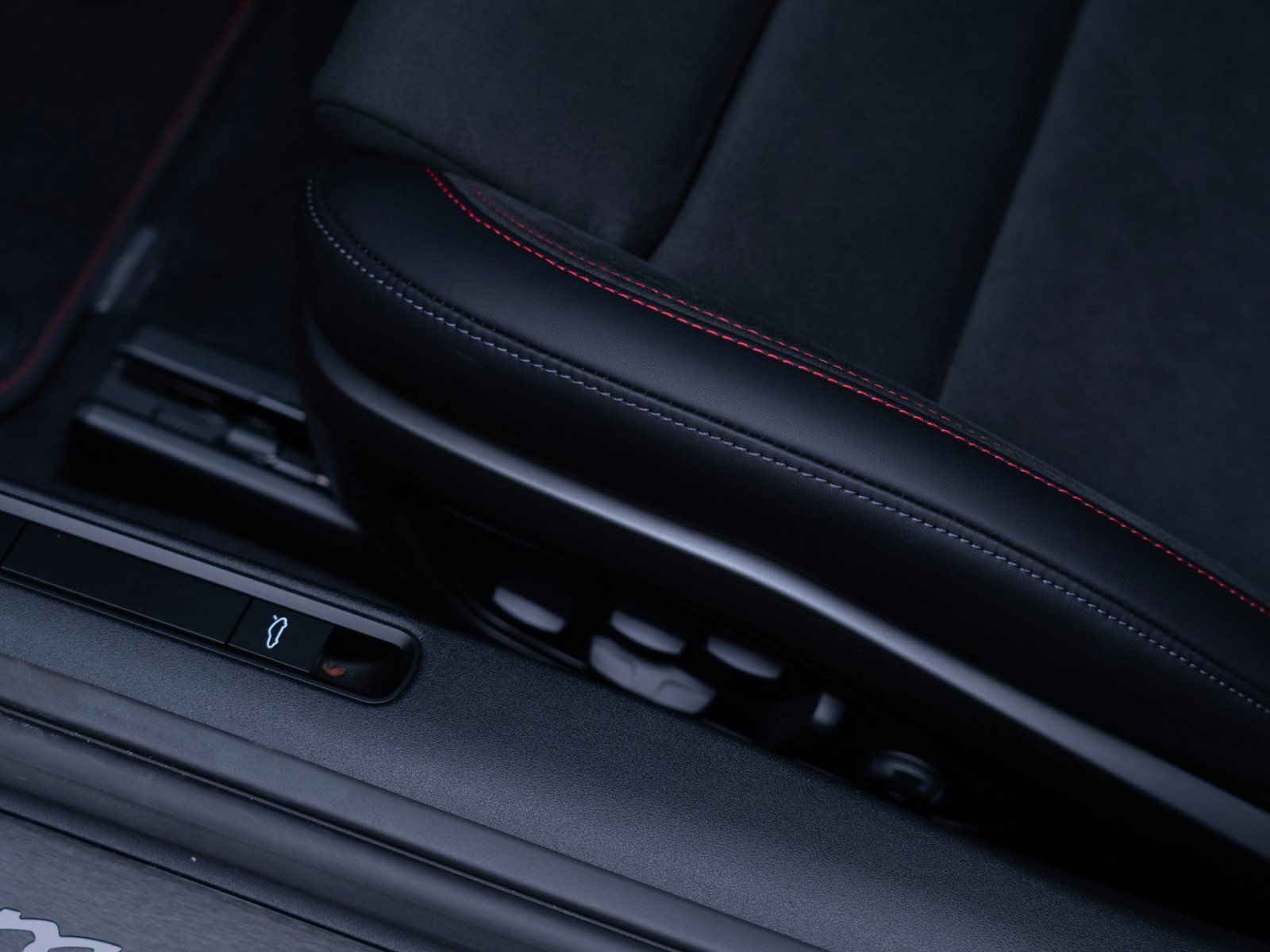 New 2026 Porsche 911 Carrera GTS image 17