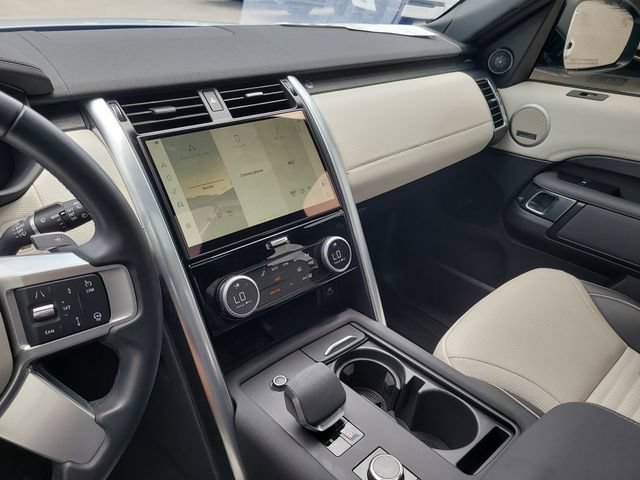 Used 2023 Land Rover Discovery Metropolitan Edition AWD/4WD image 25