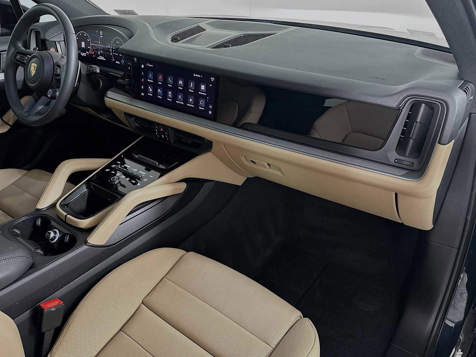 Certified 2025 Porsche Cayenne image 29