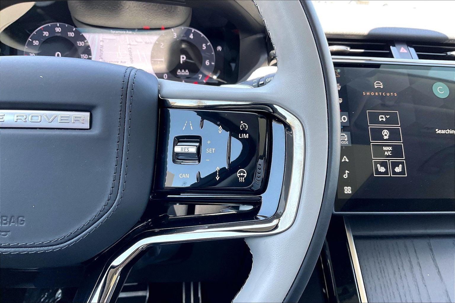 Certified 2025 Land Rover Range Rover Velar Dynamic SE AWD/4WD image 23