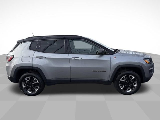 Used 2018 Jeep Compass Trailhawk w/ Cold Weather Group AWD/4WD image 4