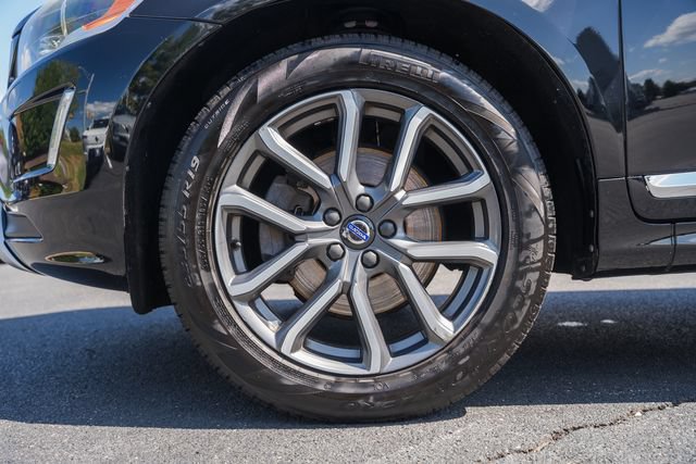 Used 2017 Volvo XC60 T6 Dynamic w/ Climate Package AWD/4WD image 20