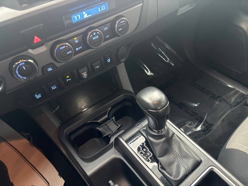 Used 2022 Toyota Tacoma TRD Sport w/ Technology Package AWD/4WD image 17