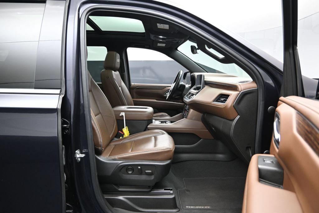 Used 2022 Chevrolet Tahoe High Country w/ Premium Package 2 AWD/4WD image 23