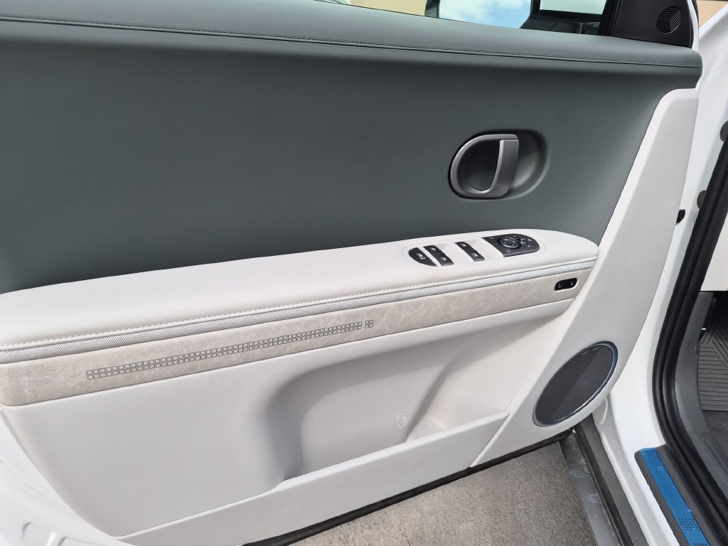 New 2026 Hyundai Ioniq 5 Limited RWD image 12
