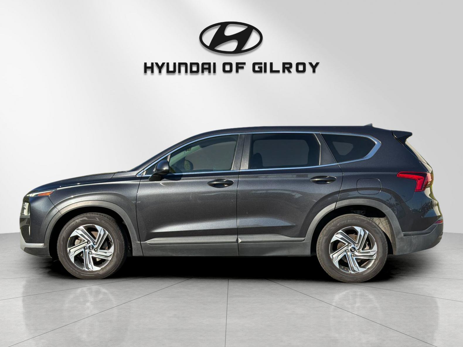 Used 2022 Hyundai Santa Fe SE w/ Cargo Package FWD image 2