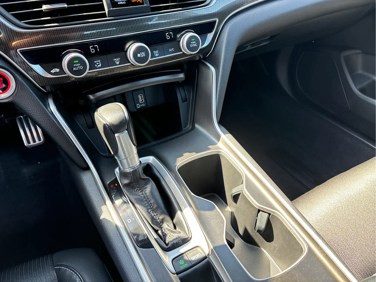 Used 2018 Honda Accord Sport image 13