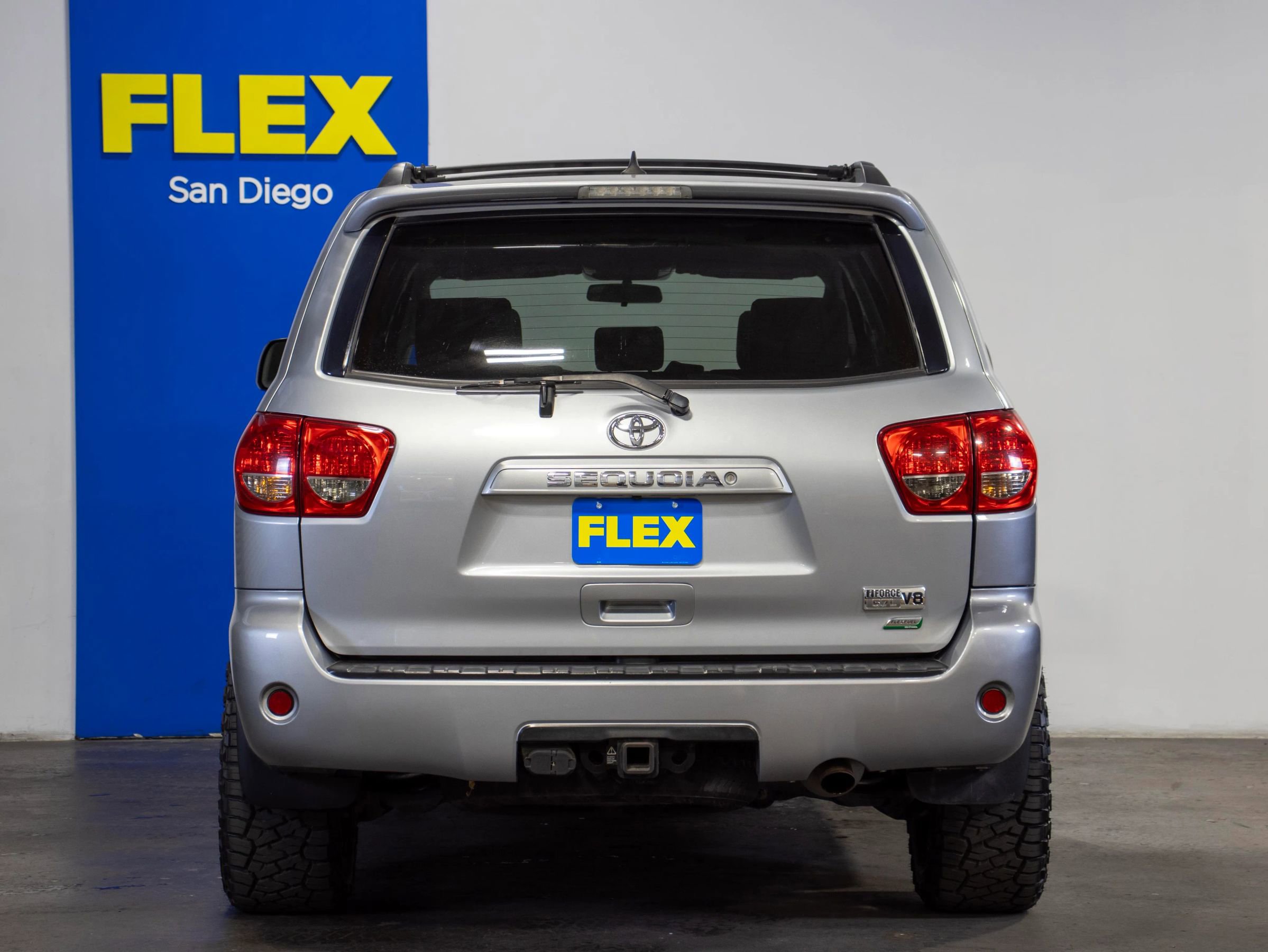 Used 2016 Toyota Sequoia SR5 image 3