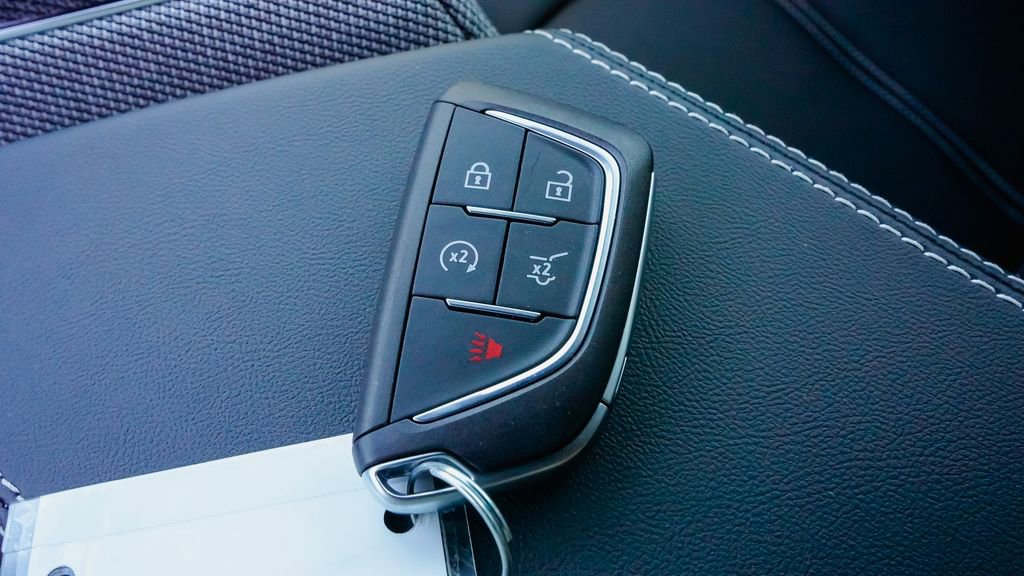 New 2026 Cadillac Optiq Sport 1 image 24