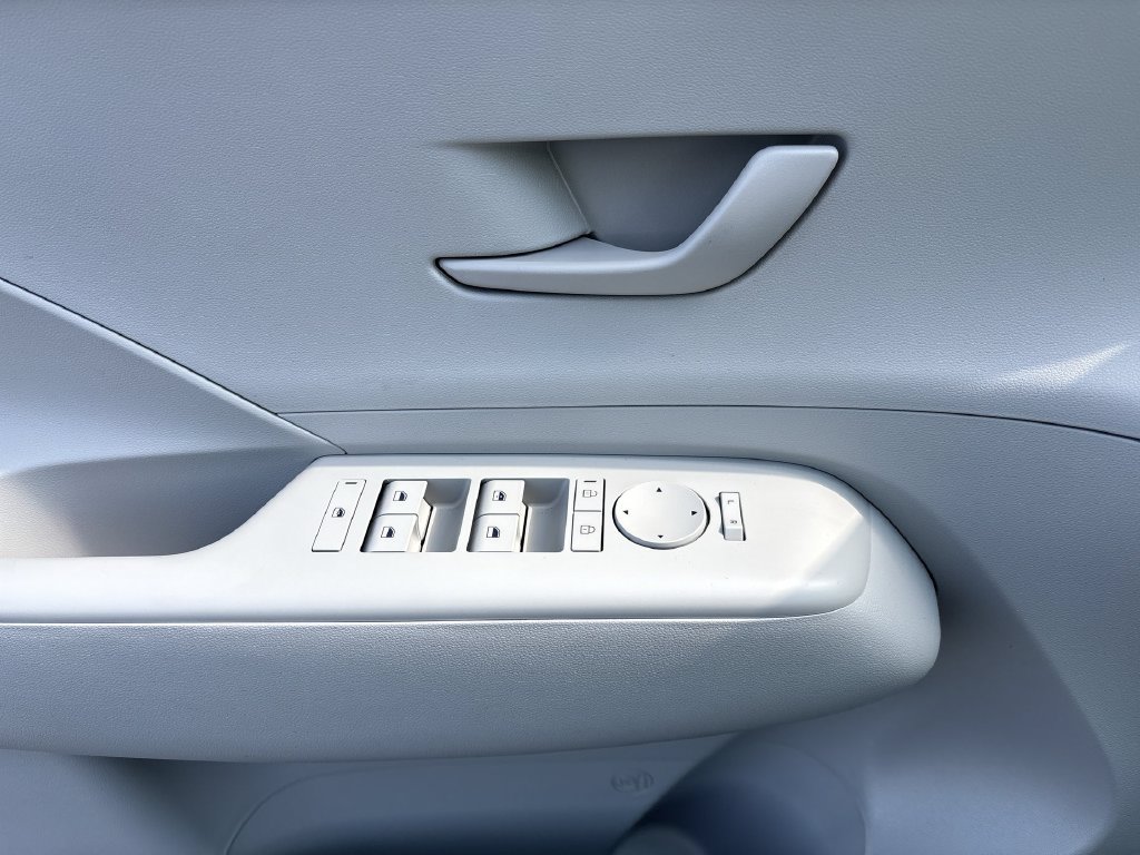 Used 2026 Hyundai Kona SE FWD image 17