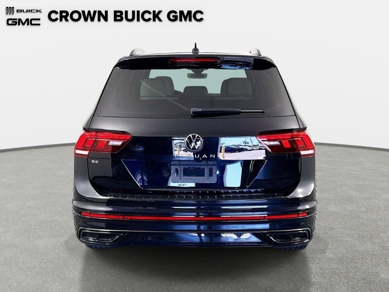 Used 2024 Volkswagen Tiguan SE R-Line FWD image 7