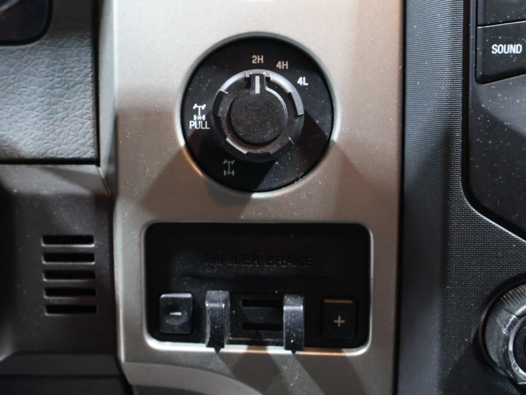 Used 2014 Ford F150 XLT w/ Equipment Group 302A Luxury AWD/4WD image 28