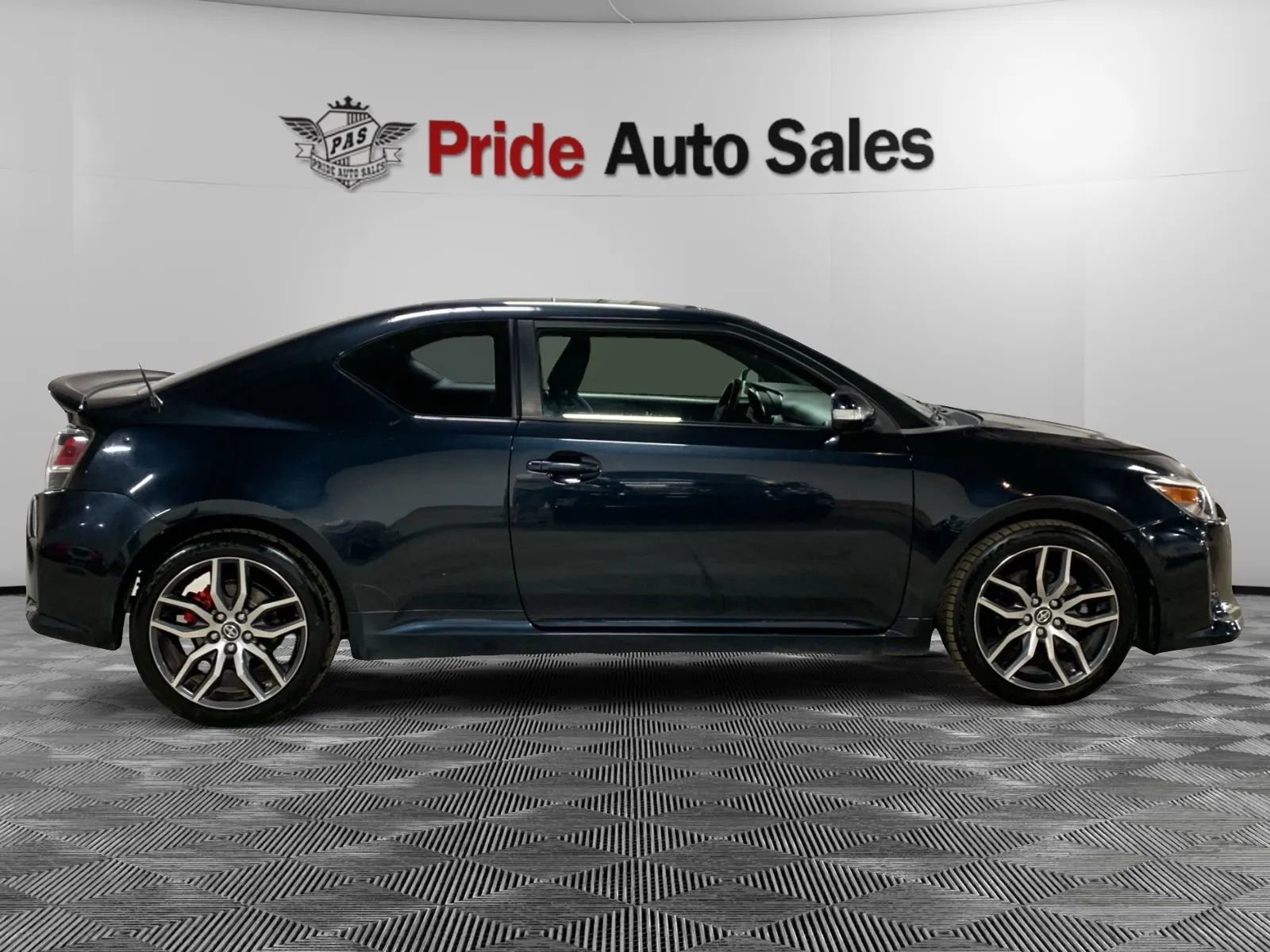 Used 2015 Scion tC image 12