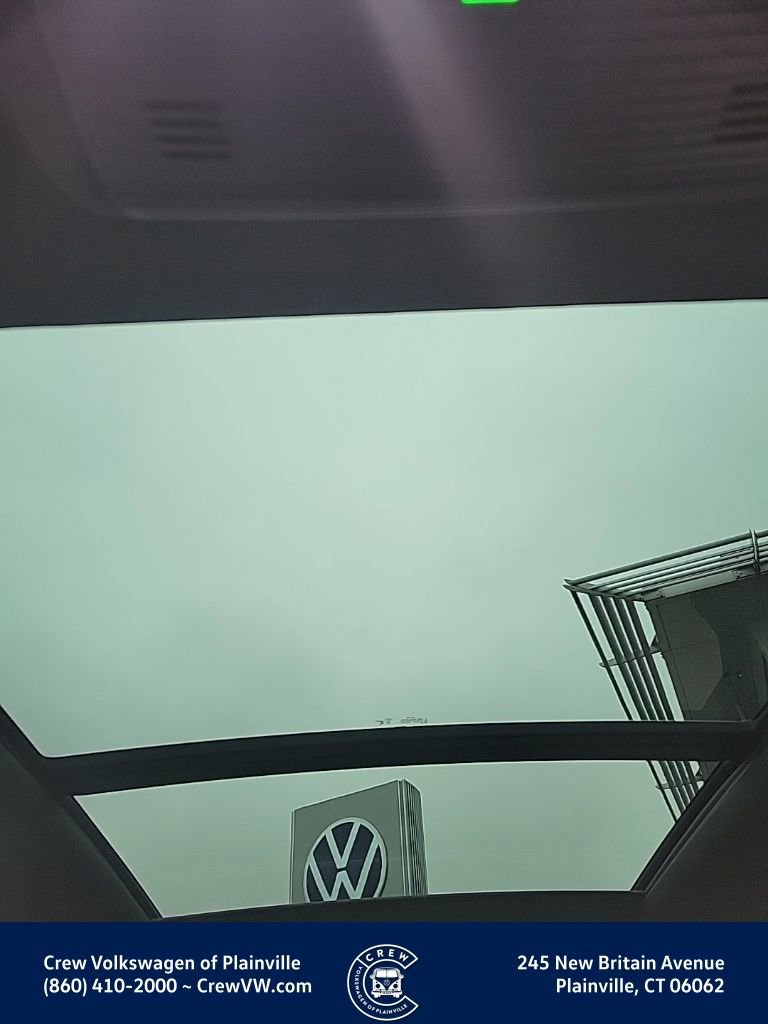 Certified 2025 Volkswagen Atlas Cross Sport SE image 13