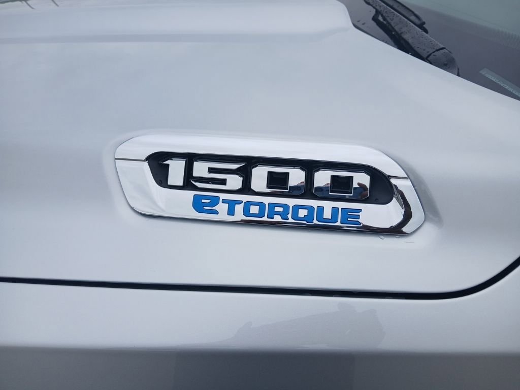 New 2026 RAM 1500 Laramie AWD/4WD image 13