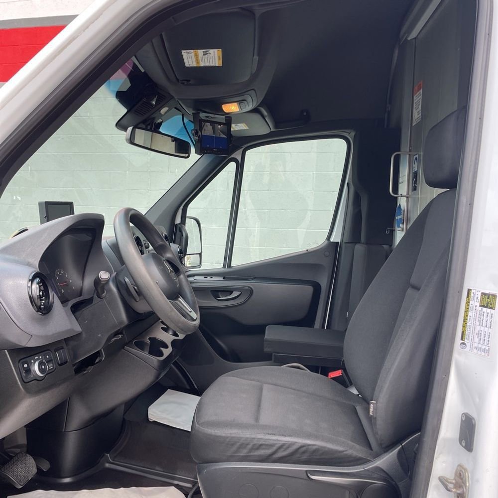 Used 2020 Mercedes-Benz Sprinter 2500 image 5