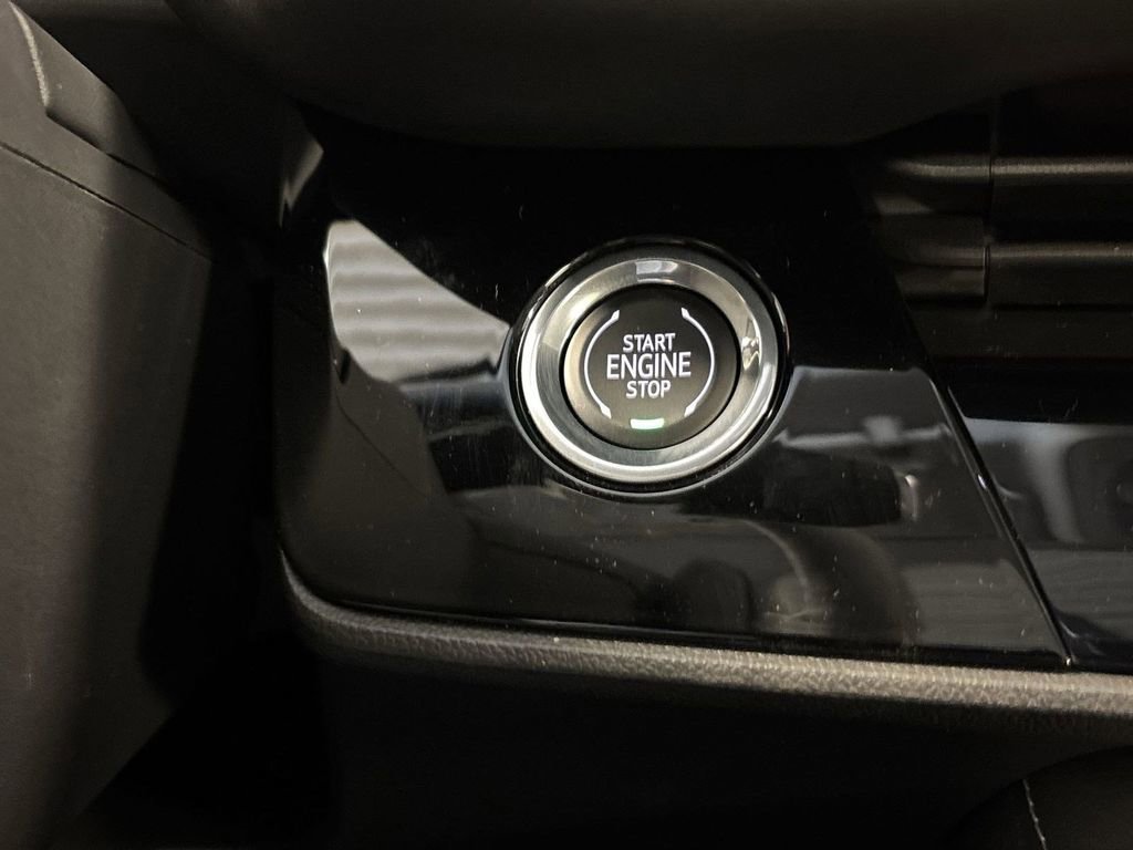 New 2025 Buick Envision Sport Touring image 21