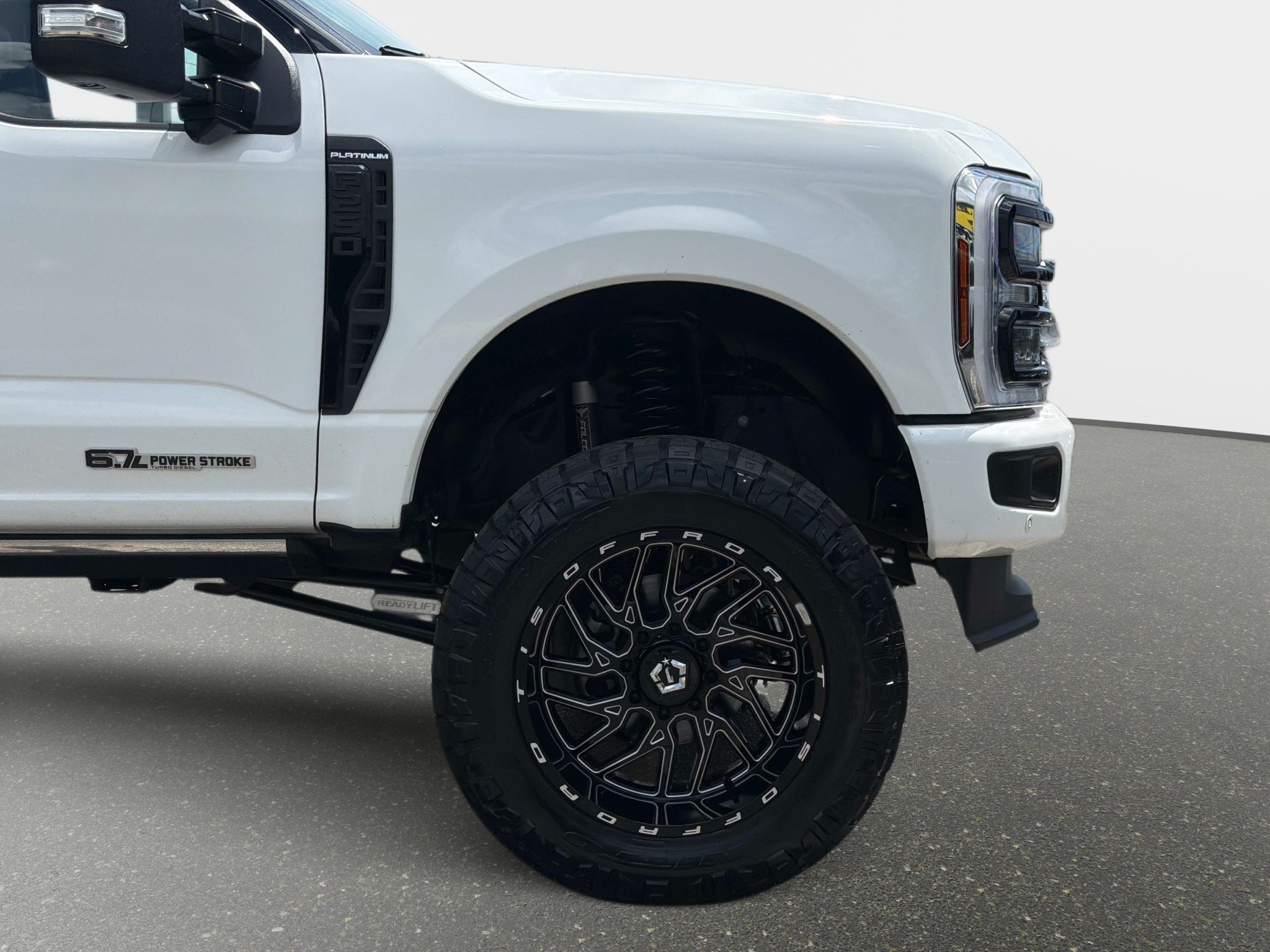 Used 2025 Ford F250 Platinum AWD/4WD image 3