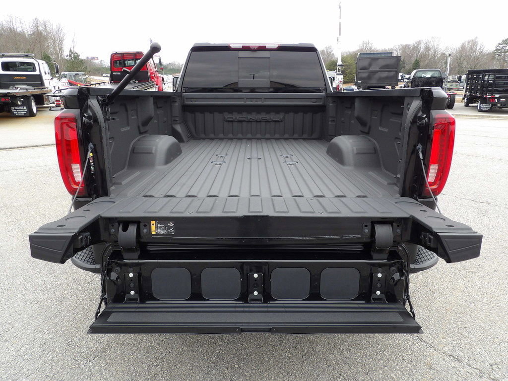 Used 2023 GMC Sierra 3500 Denali w/ Denali Ultimate Package AWD/4WD image 56