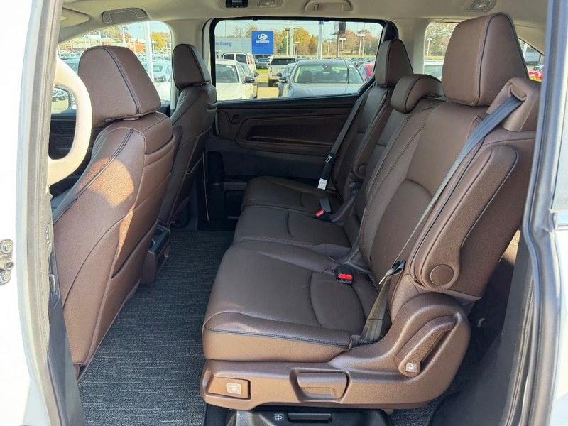 New 2026 Honda Odyssey Touring image 10