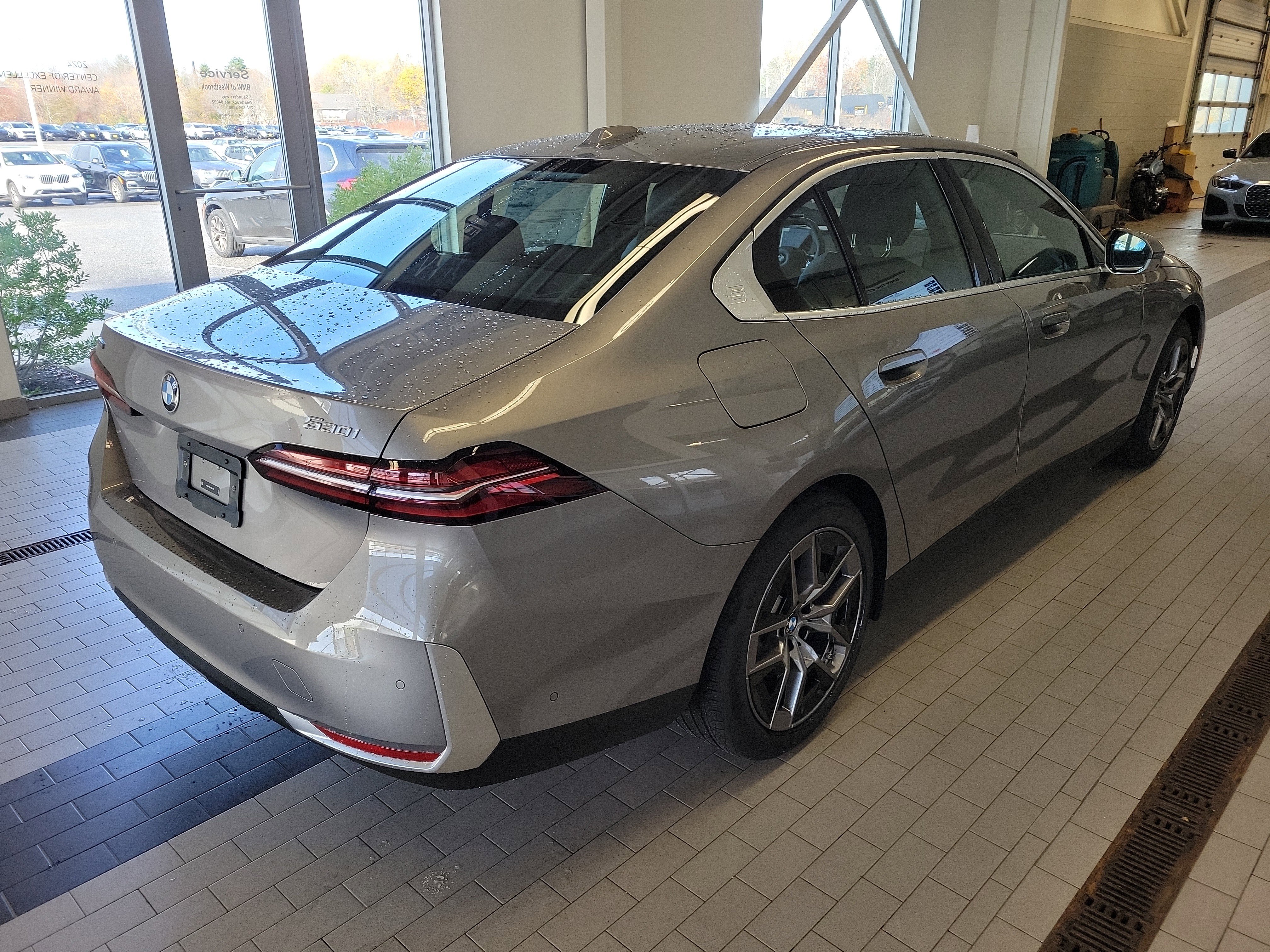 Used 2026 BMW 530i xDrive w/ Convenience Package image 5