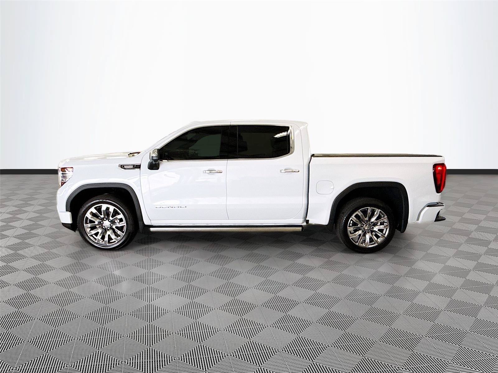 Used 2026 GMC Sierra 1500 Denali AWD/4WD image 4
