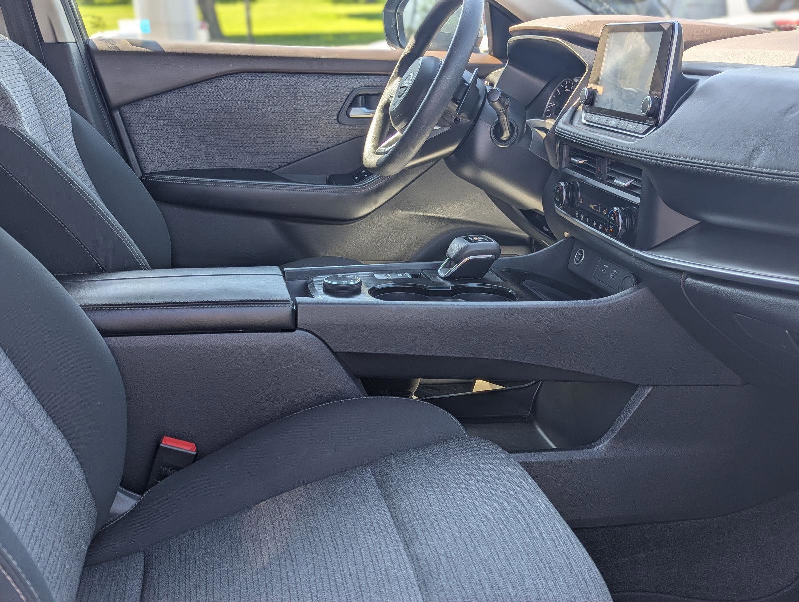 Used 2023 Nissan Rogue SV AWD/4WD image 15
