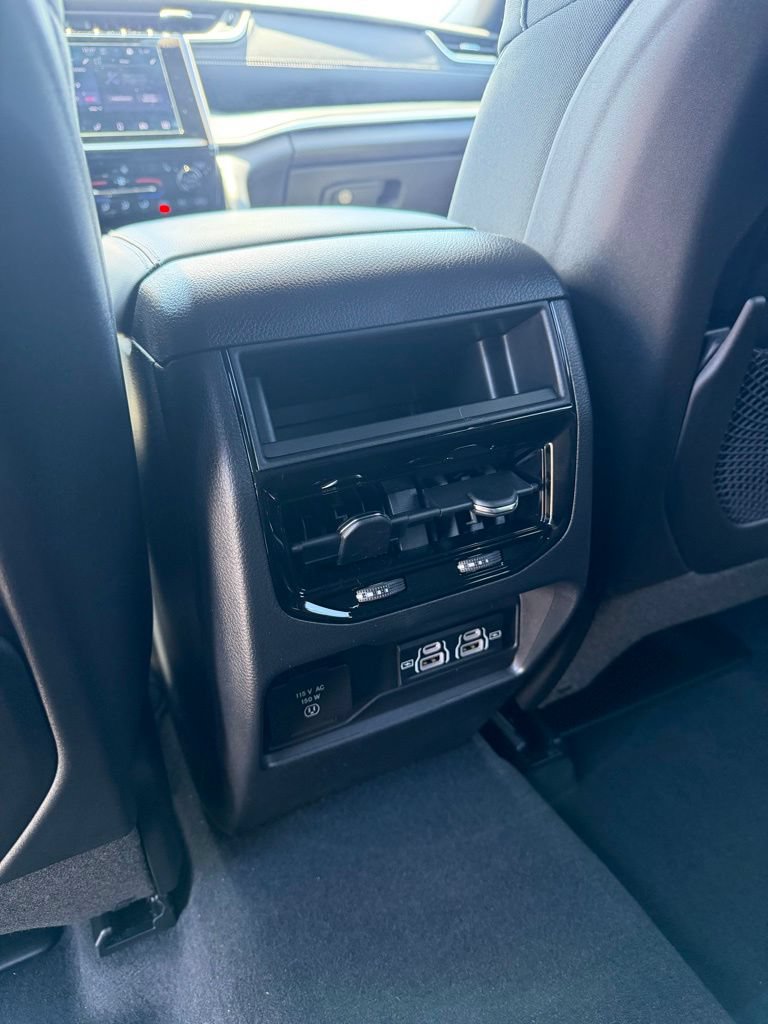 Certified 2025 Jeep Grand Cherokee Laredo X w/ Luxury Tech Group I AWD/4WD image 13