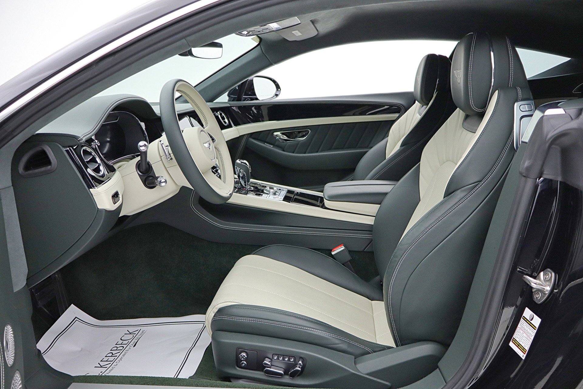 Used 2024 Bentley Continental GT image 42