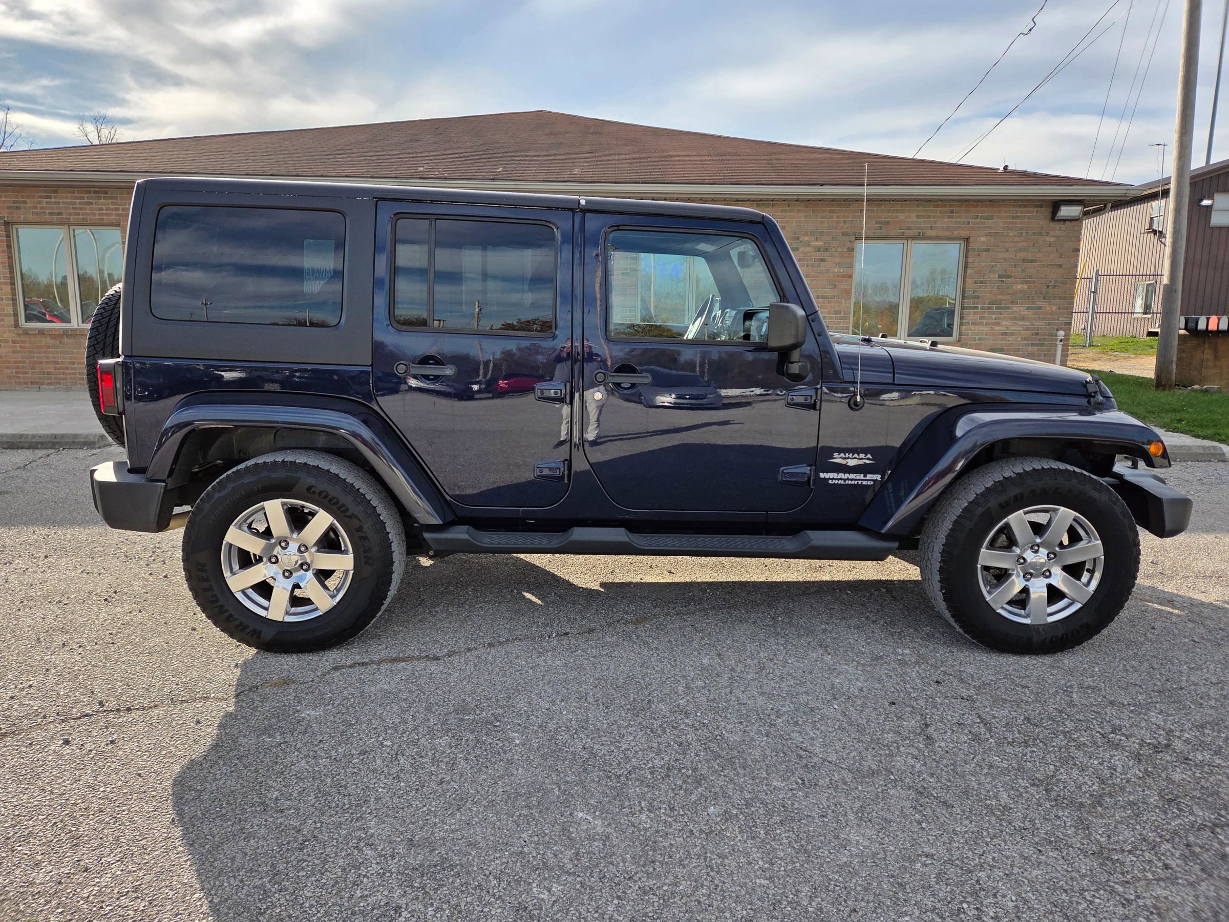 Used 2013 Jeep Wrangler Unlimited Sahara w/ Connectivity Group image 4