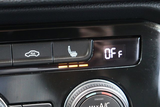 Used 2024 Volkswagen Taos SE image 17