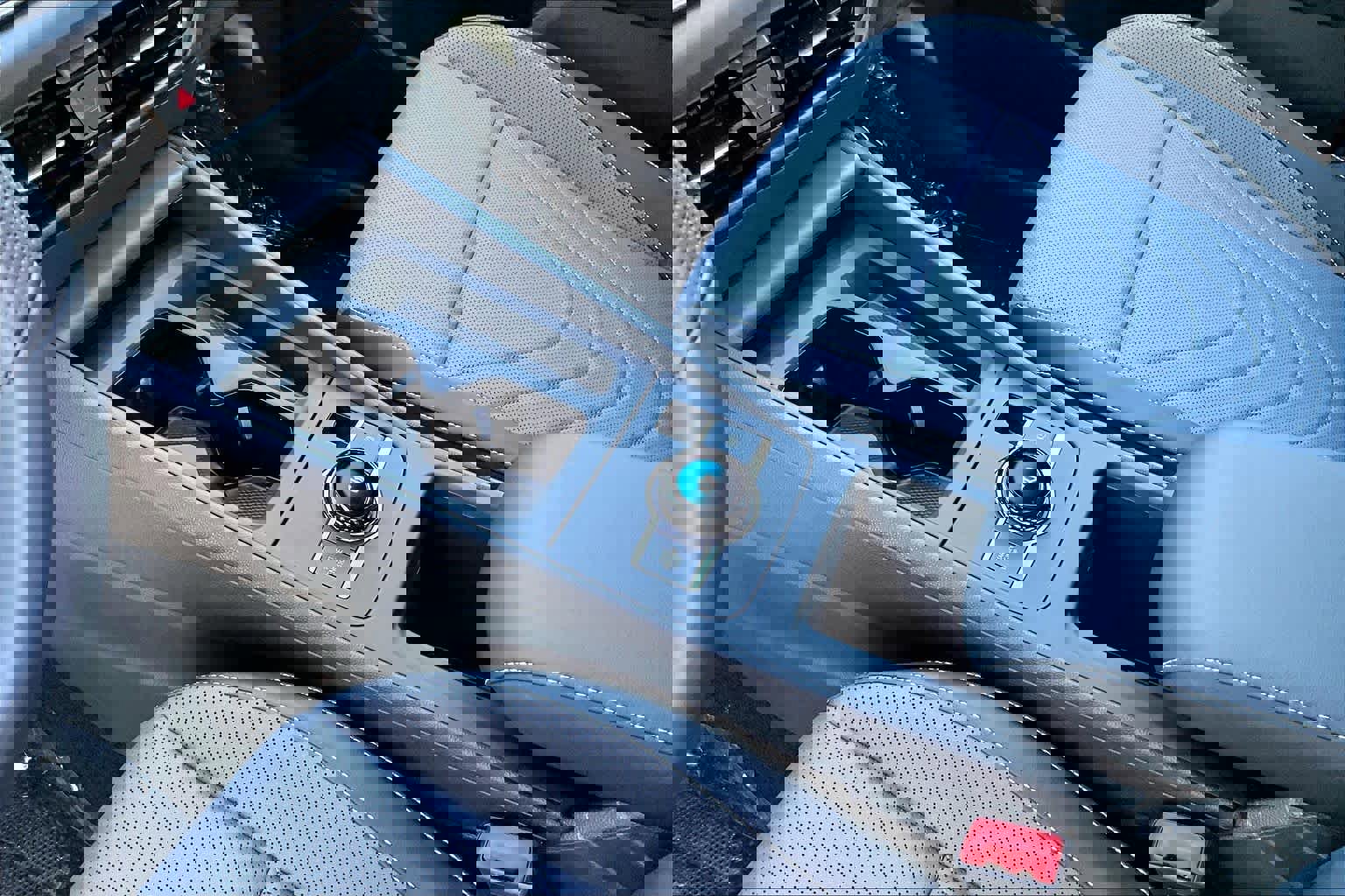 New 2026 Volkswagen Tiguan SE R-Line FWD image 7