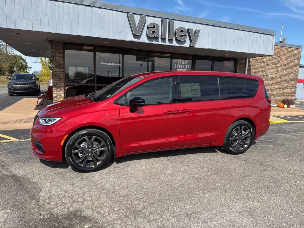 New 2026 Chrysler Pacifica Select FWD image 5