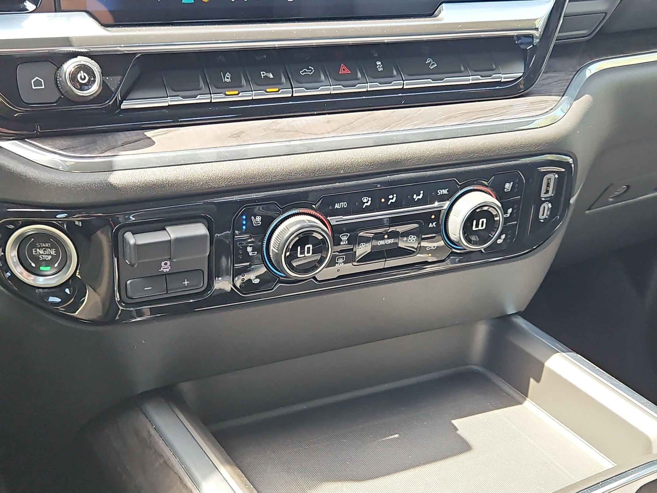 Certified 2024 Chevrolet Silverado 2500 LTZ w/ LTZ Convenience Package image 20