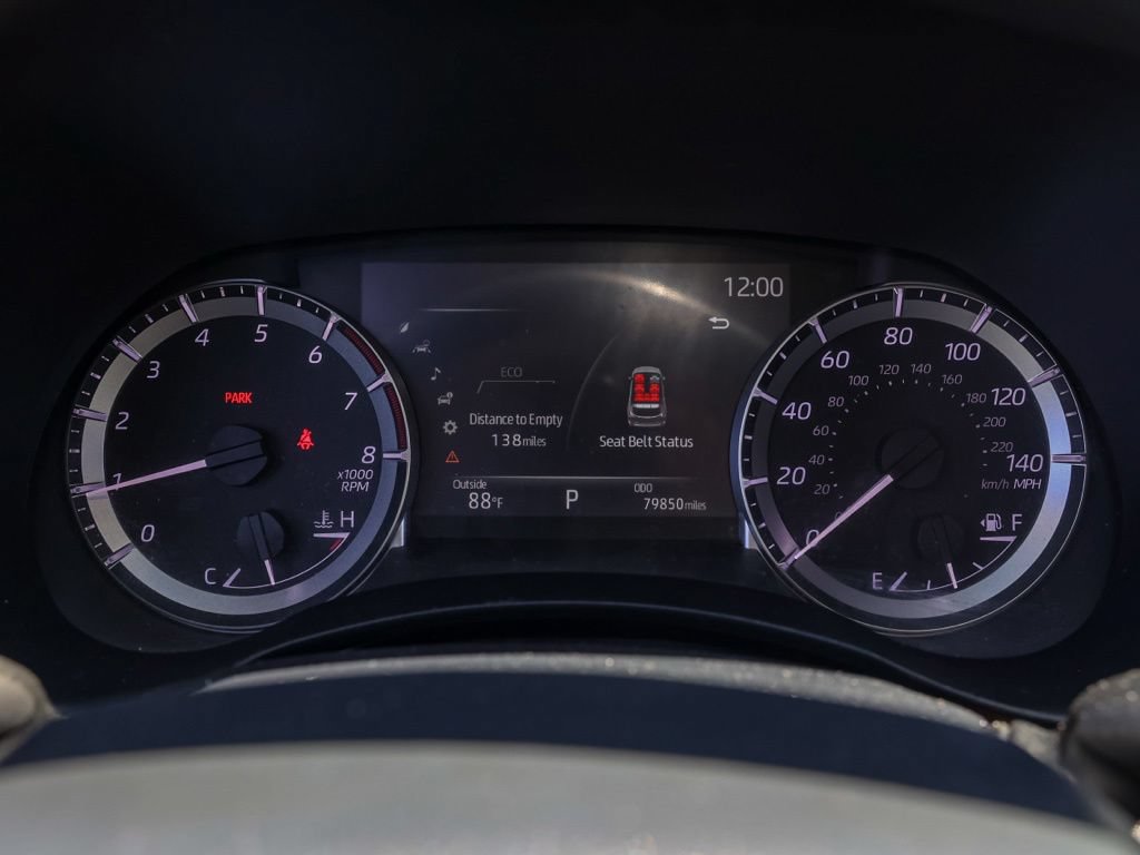 Used 2023 Toyota Highlander XLE FWD image 28