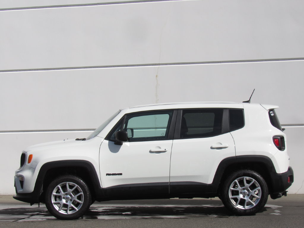 Used 2023 Jeep Renegade Latitude AWD/4WD image 4
