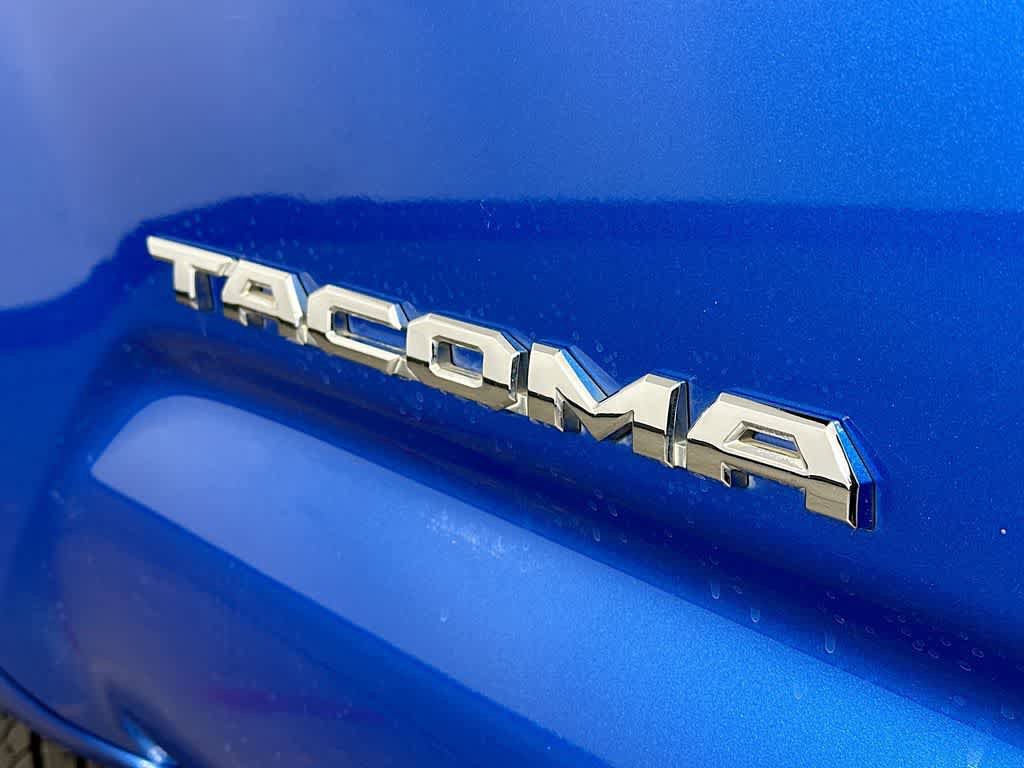 Used 2018 Toyota Tacoma SR5 RWD image 7