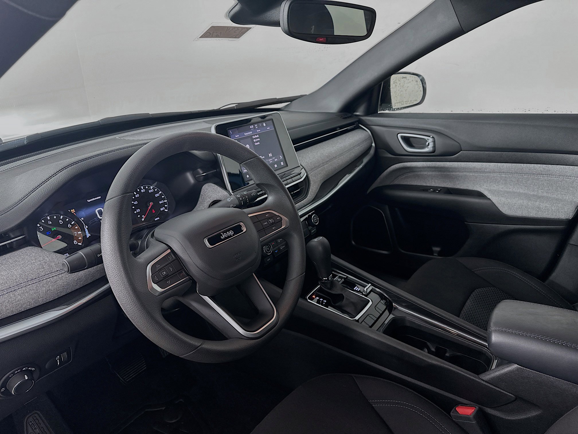 Certified 2025 Jeep Compass Sport image 9