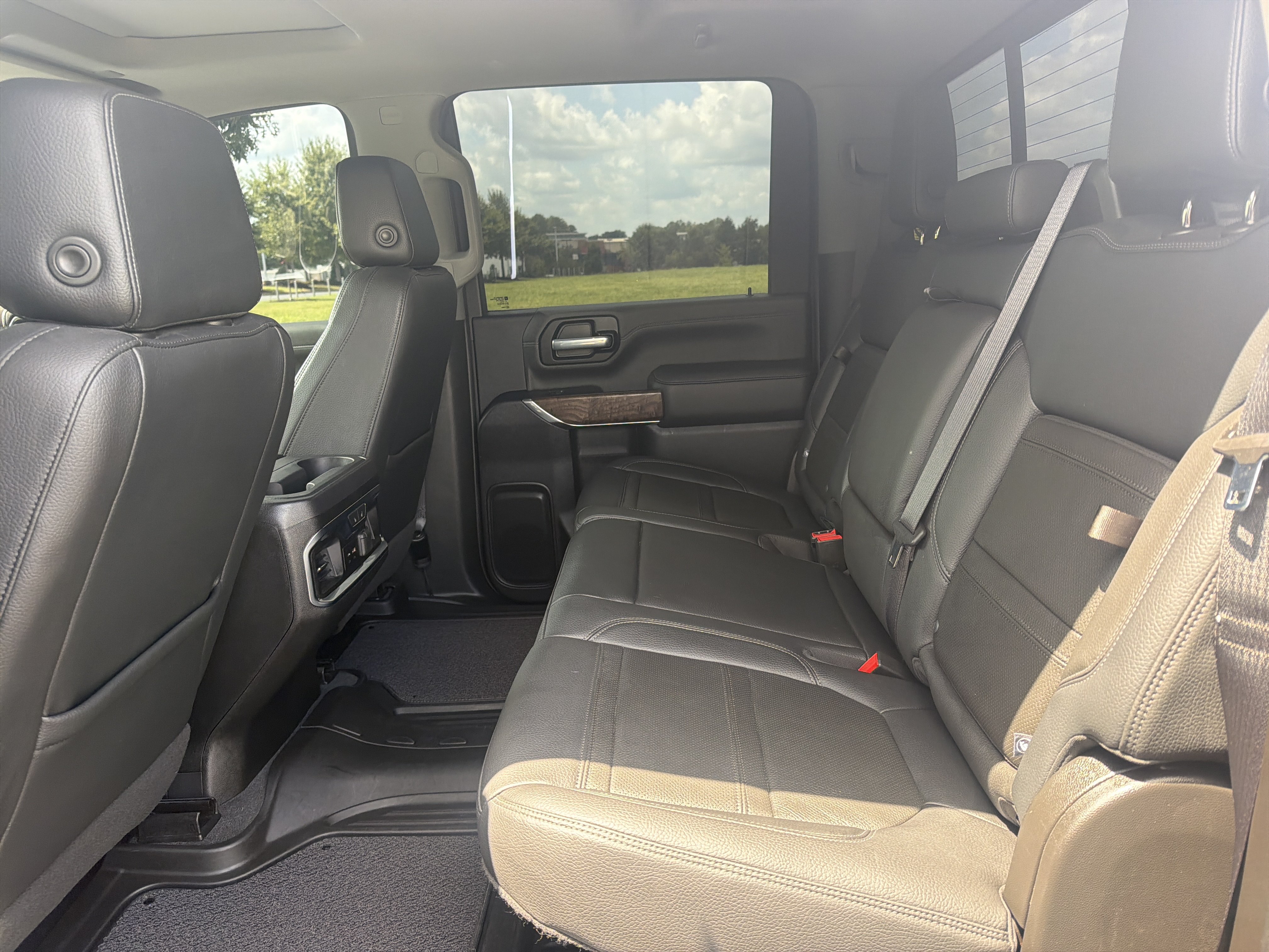 Used 2021 GMC Sierra 3500 Denali w/ Denali Black Diamond Edition AWD/4WD image 26
