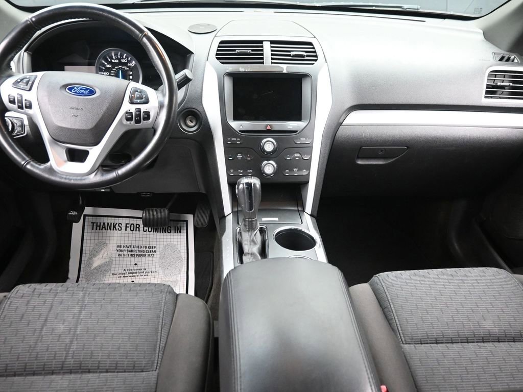 Used 2013 Ford Explorer XLT image 12