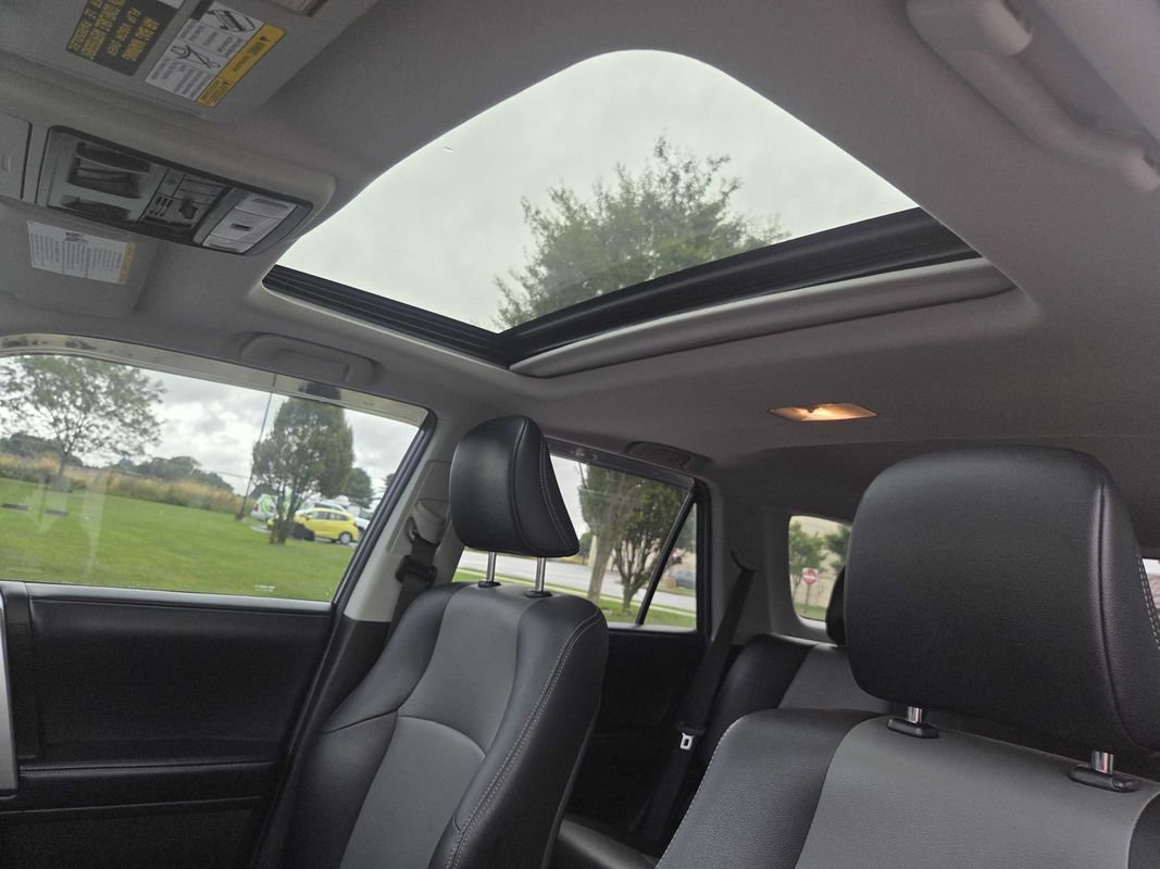 Used 2018 Toyota 4Runner SR5 Premium AWD/4WD image 26
