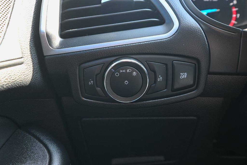 Used 2020 Ford Edge SE AWD/4WD image 39