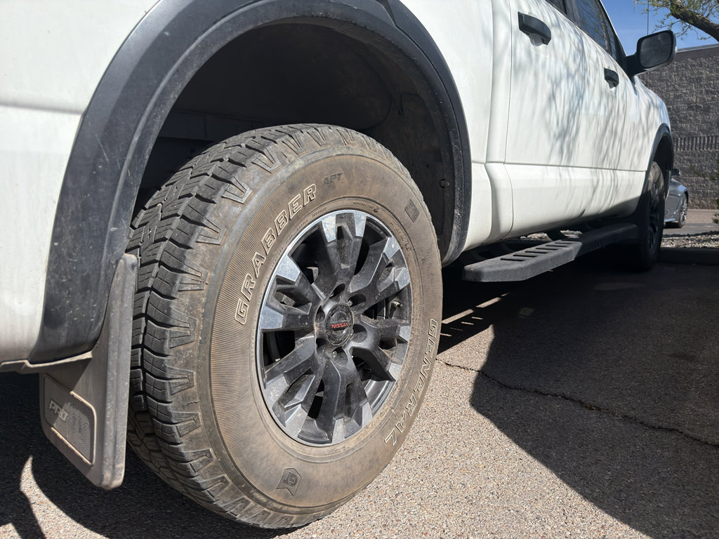 Used 2021 Nissan Titan PRO-4X w/ Pro-4x Convenience Package image 9