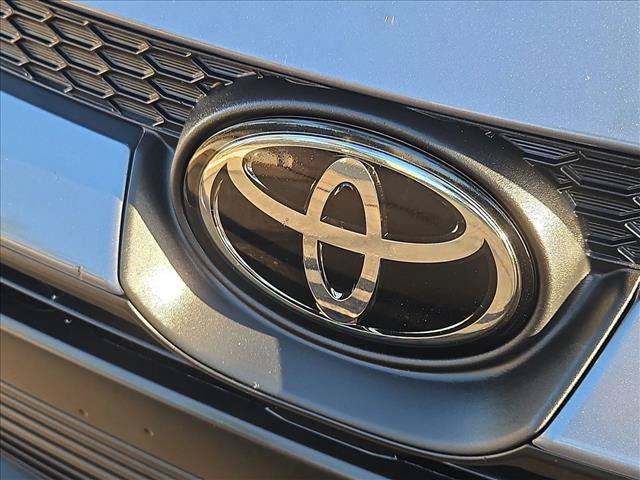 Used 2025 Toyota Corolla LE FWD image 30