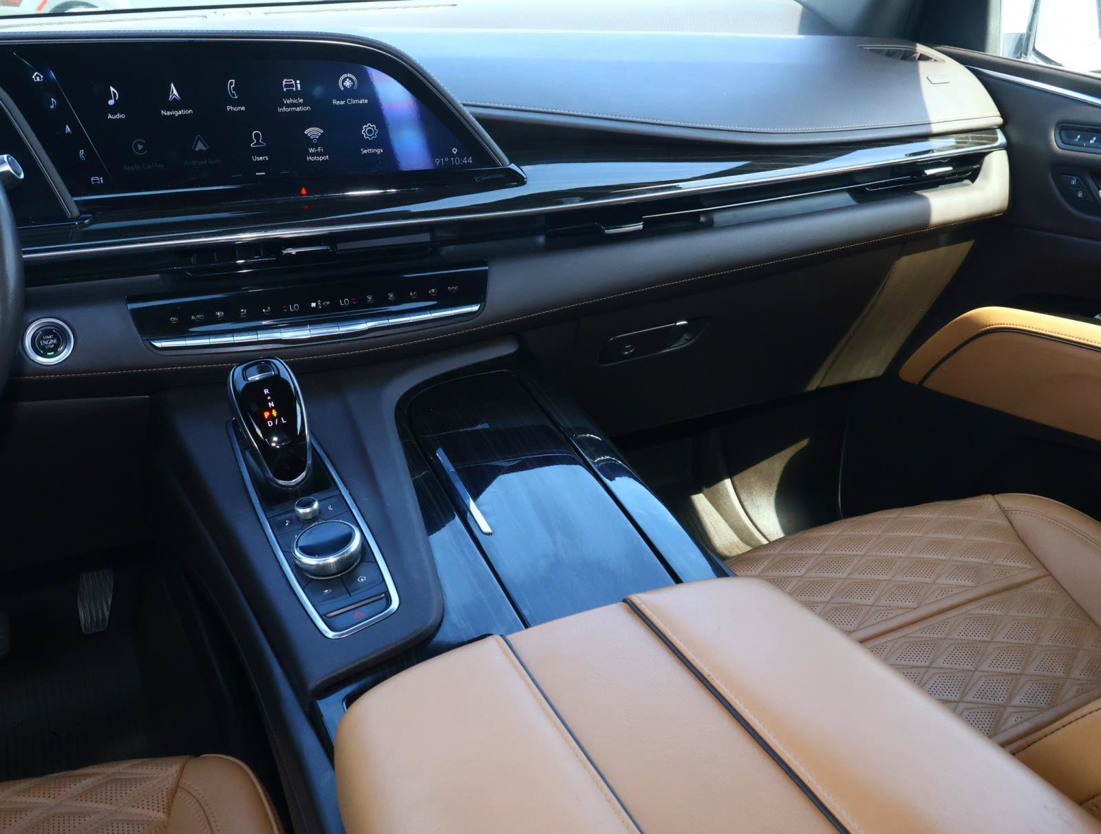 Used 2021 Cadillac Escalade Premium Luxury RWD image 16