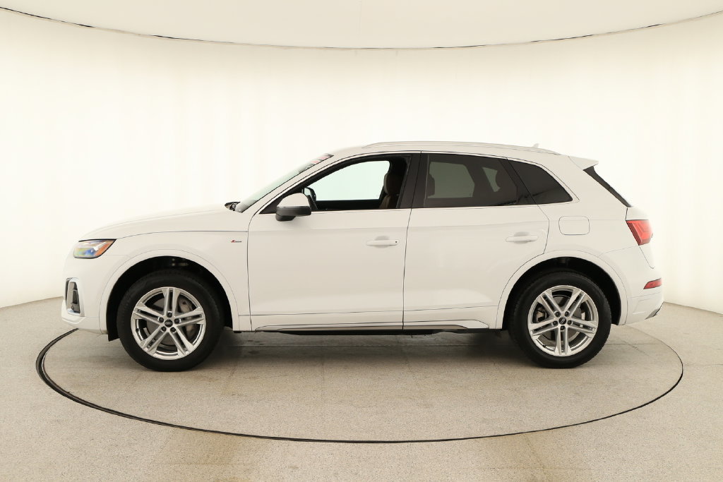Certified 2024 Audi Q5 e Premium AWD/4WD image 2